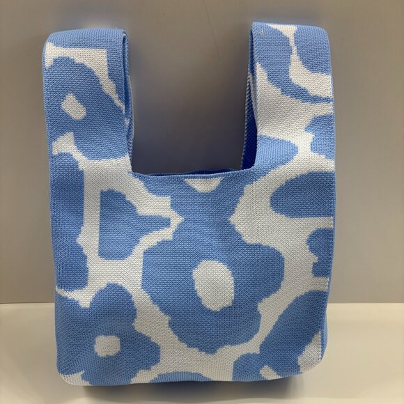 Wrist Tote Bag - 100% Polyester- Baby Blue/ White Daisies - NWT - Picture 3 of 9